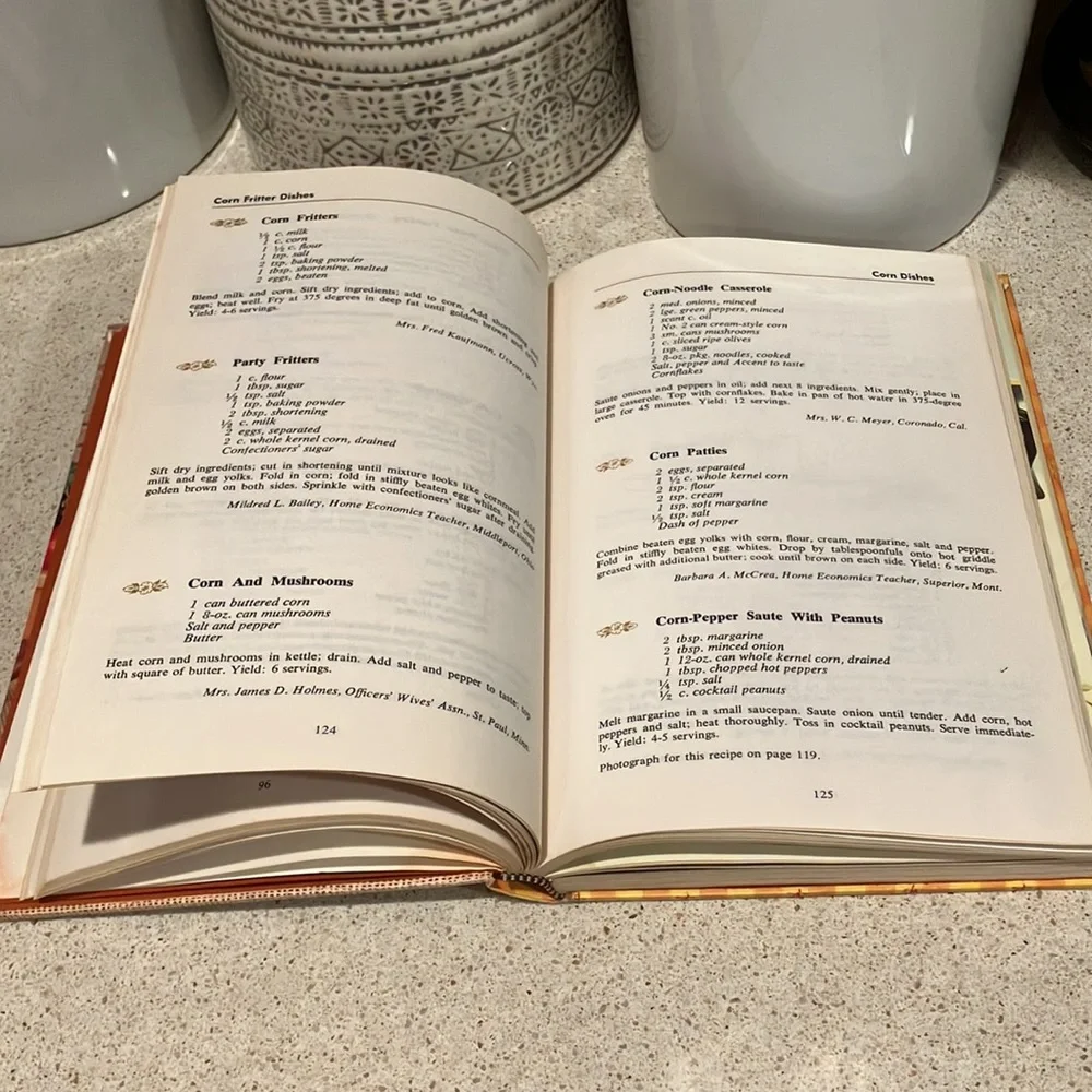 Vintage 1968 Favorite Recipes of America 